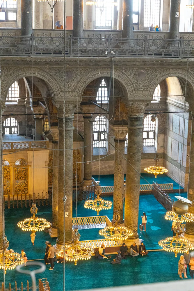 تفاصيل معمارية داخل مسجد